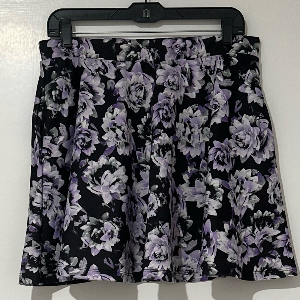 Hot Topic Floral Print Skater Skirt